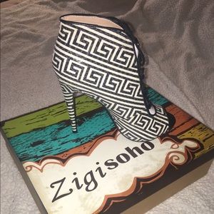 Zigisoho zebra 🦓 opened toe laced heels. NWOT